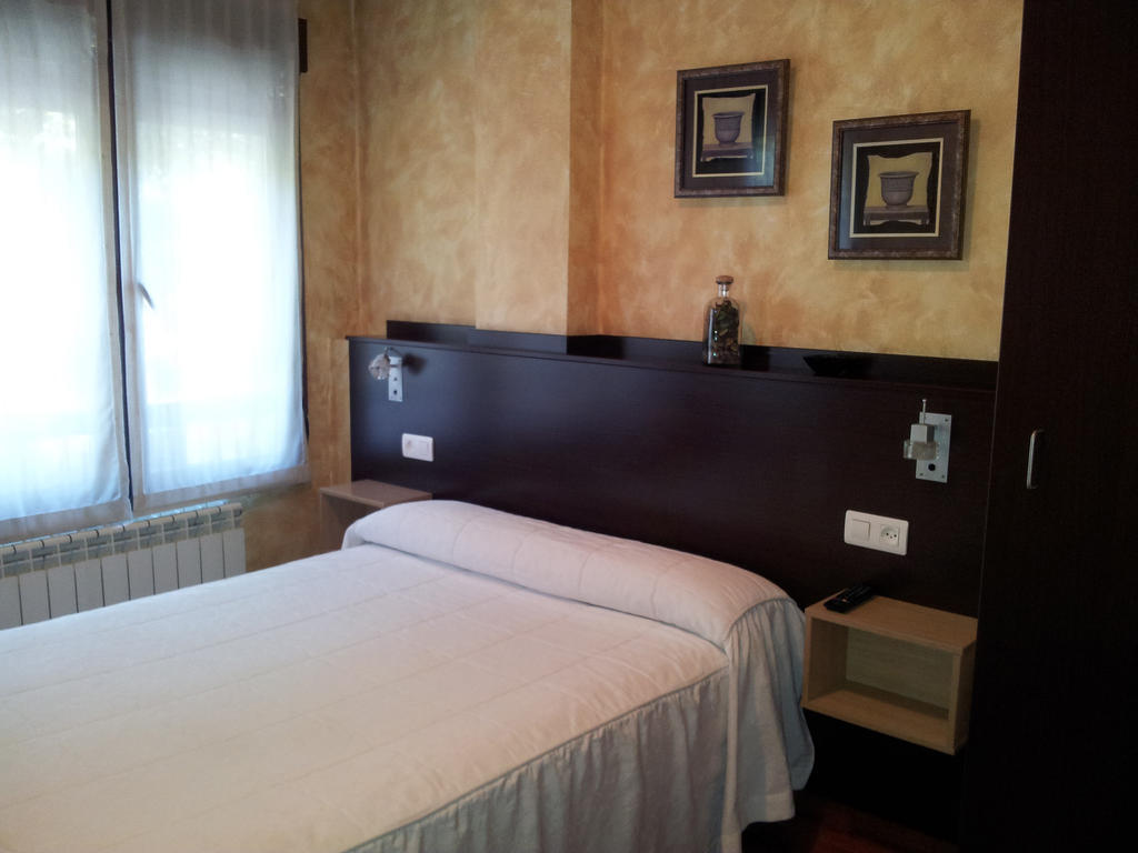 Alojamientos Rio Cares Leon Room photo